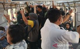 KAI fokus perbaiki sarana prasarana KRL Rangkasbitung Line.