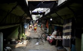 Residents carry out daily activities in a community under the Inner-City Toll Road in Jelambar Baru, West Jakarta, Tuesday, June 20, 2023.