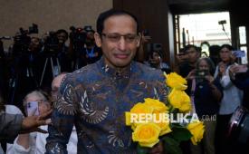Mantan Menteri Pendidikan, Kebudayaan, Riset, dan Teknologi (Mendikbudristek) Nadiem Anwar Makarim bersiap menjalani sidang pembacaan putusan di Pengadilan Tipikor, Jakarta, Selasa (30/6/2026). Majelis hakim menjatuhkan vonis 10 tahun penjara, denda sebesar Rp1 miliar subsider 190 hari kurungan, serta pidana tambahan pembayaran uang pengganti sebesar Rp809 miliar subsider 5 tahun penjara kepada Nadiem dalam kasus korupsi program digitalisasi pendidikan berupa pengadaan laptop Chromebook dan Chrome Device Management (CDM) di lingkungan Kemendikbudristek.