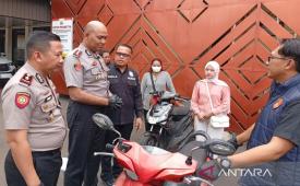 Polres Purbalingga ungkap 15 kasus penggelapan motor modus medsos.