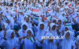 Kantor Wilayah Kementerian Agama DKI Jakarta mengupayakan madrasah swasta dan negeri di Jakarta juga bisa bebas biaya seperti halnya sekolah-sekolah di bawah naungan Kementerian Pendidikan Dasar.