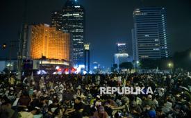 Sejumlah mahasiswa melakukan aksi di kawasan Bundaran HI, Jakarta, Rabu (28/10/2026).