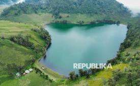 Foto udara Ranu Kumbolo di Kawasan Taman Nasional Bromo Tengger Semeru (TNBTS), Lumajang, Jawa Timur, Senin (23/12/2024). 