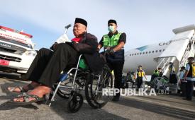 Jamaah haji mendarat di Tanah Air.