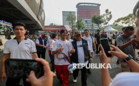 Gubernur DKI Jakarta Pramono Anung Wibowo memberikan update pembangunan Jembatan Donat di Dukuh Atas, Jakarta Pusat, yang batal memindahkan Patung Jenderal Sudirman.