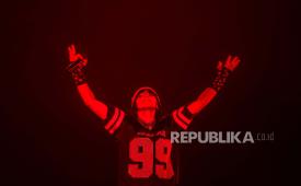 Penyanyi Billie Eilish. Eilish dikabarkan tengah dalam tahap pembicaraan lanjutan untuk melakukan debut akting filmnya