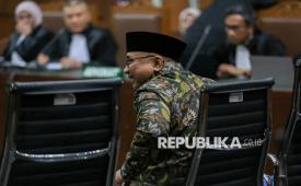 Terdakwa kasus dugaan tindak pidana korupsi kuota haji, Yaqut Cholil Quomas menjalani sidang pembacaan dakwaan di Pengadilan Negeri Tipikor, Jakarta, Selasa (11/8/2026). Mantan Menteri Agama periode 2020-2024 Yaqut Cholil Quomasmenjalani sidang perdana dengan agenda pembacaan dakwaan atas kasus dugaan tindak pidana korupsi atas pengelolaan dan pembagian tambahan kuota haji tahun 2023–2024 yang merugikan keuangan negara sekitar Rp622 miliar.
