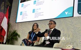 Direktur Utama PT Vale Indonesia Tbk Bernardus Irmanto (kanan) menjadi pembicara dalam diskusi di Paviliun Indonesia pada COP 29 di Baku, Azerbaijan, Kamis (14/11/2024). Dalam paparannya, Bernardus menekankan pentingnya keberlanjutan di industri pertambangan. Bagi PT Vale penerapan ESG merupakan inti dari strategi perusahaan.