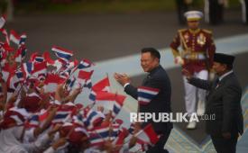 Presiden Prabowo Subianto menyambut langsung kedatangan Perdana Menteri (PM) Thailand Anutin Charnvirakul dalam kunjungan kenegaraan di Istana Merdeka, Jakarta, Senin (3/8/2026). Presiden Prabowo menerima Kunjungan kenegaraan Perdana Menteri (PM) Thailand Anutin Charnvirakul yang akan difokuskan untuk memperkuat kerja sama yang mampu memberikan manfaat nyata bagi masyarakat kedua negara sekaligus memperkokoh stabilitas kawasan ASEAN.