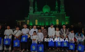 Ilustrasi peduli yatim di bulan Muharam.