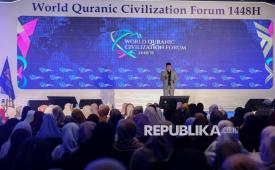 Pimpinan Ar-Rahman Quranic Learning (AQL) Indonesia Bachtiar Nasir menyampaikan paparannya saat acara World Quranic Civilization Forum di Jakarta, Selasa (16/6/2026). Acara yang digelar oleh Ar-Rahman Quranic Learning (AQL) tersebut digelar dalam rangka menyambut tahun baru Islam 1 Muharram 1448 Hijriah dengan beragam acara seperti bazar umkm, pameran produk-produk Palestina hingga forum diskusi yang diisi oleh para ulama internasional hingga pemerhati Al-Quran dengan tujuan mempererat hubungan dengan Al-Quran sebagai fondasi peradaban umat.
