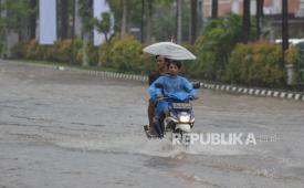 BMKG: Tiga Wilayah Jakarta Diguyur Hujan pada Senin Malam