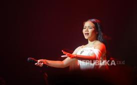 Penyanyi Yura Yunita. Yura akan menggelar konser tunggal bertajuk Bingah Yura pada Ahad, 2 Februari 2025 di Istora Senayan, Kompleks Gelora Bung Karno, Jakarta Pusat. 