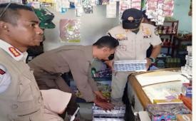 Satpol PP Sumbawa amankan 5.864 batang rokok ilegal di tiga kecamatan.