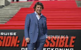 Aktor Tom Cruise. Tom Cruise angkat bicara mengenai perkembangan kecerdasan buatan (Al) di industri film. la mengakui teknologi AI tidak dapat terhindarkan, namun Cruise tetap meyakini sentuhan kreatif manusia tidak akan tergantikan.
