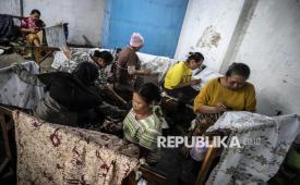 Ilustrasi industri UMKM batik.