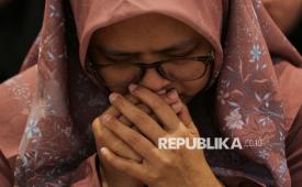 Ilustrasi dzikir memohon ampunan dan dihindari dari siksa neraka.