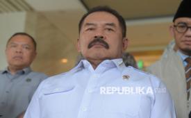 Jaksa Agung ST Burhanuddin  di Kejaksaan Agung, Jakarta, Selasa (14/10/2025).
