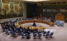 Para Duta Besar Dewan Keamanan berkumpul di Markas Besar PBB di New York, New York, AS, 10 Juni 2024.