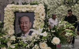 Fabregas persembahkan kemenangan Como untuk mendiang Bambang Hartono.