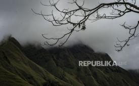 Suasana perbukitan Gunung Rinjani di Sembalun, Kabupaten Lombok Timur, Nusa Tenggara Barat.