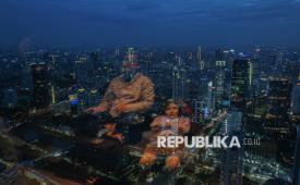 Warga menikmati pemandangan perkotaan saat berkunjung di Sky Garden UP at Thamrin Nine, Jakarta Pusat, Selasa (3/3/2026). Gedung dengan tinggi 385 meter tersebut menjadi destinasi wisata untuk menikmati  lanskap 360 derajat Kota Jakarta sambil menunggu waktu berbuka puasa.