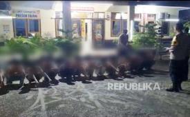 Polsek Talun jajaran Polresta Cirebon berhasil mengamankan 13 pemuda yang hendak perang sarung, Rabu (20/3/2024) sekitar pukul 00.30 WIB. 