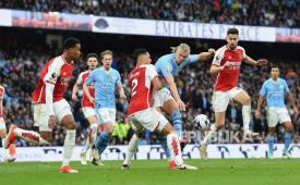 Laga Arsenal vs Manchester City (ilustrasi).