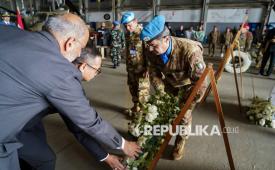 Pelepasan tiga personel TNI gugur, yang tergabung dalam Unifil dalam upacara pelepasan di Beirut, Lebanon.