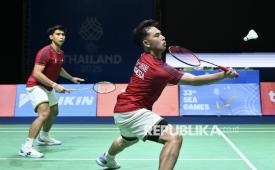 Pebulu tangkis ganda putra Indonesia M Reza Pahlevi Isfahani (kanan) dan Sabar Karyaman Gutama.