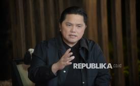Menteri Pemuda dan Olahraga (Menpora) Erick Thohir saat diwawancarai Republika terkait SEA Games Thailand 2025 di Jakarta, Selasa (23/12/2025).