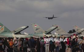 Pesawat tempur F16 Fighting Falcon 