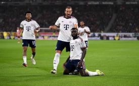 Bayern Muenchen rebut puncak klasemen setelah kalahkan Freiburg 3-1.
