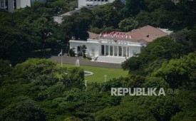 Lanskap Istana Presiden dilihat dari Menara Monumen Nasional, Jakarta, Rabu (29/1).