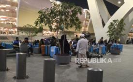 Jamaah asal Madura tiba di Jeddah pada Sabtu (3/5/2025) untuk melaksanakan ibadah haji tanpa visa haji. Mereka berangkat ke Tanah Suci menggunakan visa ziarah.