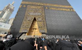Calon jamaah haji mulai memadati Masjidil Haram di Makkah, Arab Saudi, Kamis (8/5/2025).