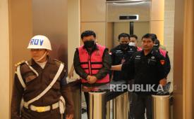 Dirut PT Sritex 2005-2021 Irwan Setiawan Lukminto (ISL) ditangkap Kejaksaan Agung  sebagai tersangka korupsi pemberian fasilitas kredit bank pemerintah, Rabu (21/5/2025)..