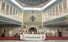 Menyambut Konvensyen Dunia Melayu Dunia Islam (DMDI) ke-25 yang akan digelar pada 22-26 Oktober 2025 di Jakarta, Pengurus DMDI Jakarta menggelar aksi sosial bertajuk Bersih-Bersih Masjid, Sabtu (28/6/2025).