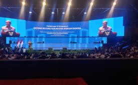 Menteri Investasi dan Hilirisasi/Kepala BPKM dan CEO Danantara Rosan Roeslani dalam pertemuan dan simposium Gotong Royong Perumahan Warisan Bangsa di Balai Sarbini, Lippo Mall Nusantara, Jakarta, Selasa (16/9/2025) malam.   