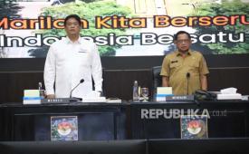 Mendagri M Tito Karnavian dan Menkeu Purbaya Yudhi Sadewa di kantor Kemendagri, Jakarta Pusat.