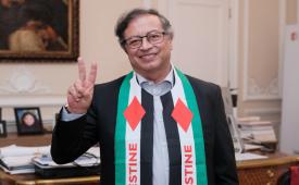 Presiden Kolombia Gustavo Petro dalam pertemuan dengan pemuda Palestina di Kolombia pada 15 Desember 2023. 
