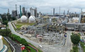 PT Pertamina (Persero) mulai memproduksi bahan bakar minyak (BBM) berstandar Euro 5 melalui proyek Refinery Development Master Plan (RDMP) Balikpapan.
