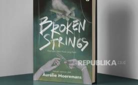 Buku Broken Strings karya Aurelie Moeremans. Buku memoar Broken Strings karya Aurelie Moeremans segera hadir dalam versi cetak atau fisik.