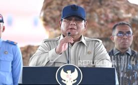 Presiden RI Jenderal (Purn) Prabowo Subianto berpidato dalam peresmian SMA Taruna Nusantara Kampung Malang di Jawa Timur, Selasa (13/1/2026).