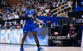 Pemain Satria Muda Pertamina Bandung Dame Diagne.