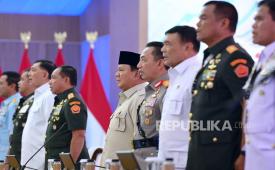Presiden RI Jenderal (Purn) Prabowo Subianto memimpin Rapat Pimpinan (Rapim) TNI-Polri 2026 yang digelar di halaman Istana Merdeka, Jakarta Pusat, Senin (9/2/2026) pagi WIB. 