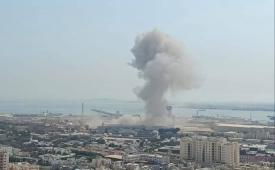 Kepulan asap terlihat setelah rudal Iran menghantam pangkalan AS di ibu kota Bahrain, Manama, Sabtu (28/2/2026).