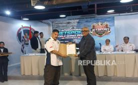 Ketua Indonesia Jetsport Boating Association (IJBA) Syaiful Sutan Aswar (kiri) dan Direktur Limasatu Kreatif Indonesia Eka Nugraha Manurung.