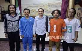 The Indonesian Defense Attache (DE) in Abuja, Nigeria, Colonel Cke Aslam Setiawan, successfully secured the release of four crew members who are Indonesian citizens.