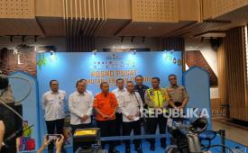 Menteri Perhubungan Dudy Purwagandhi bersama Korlantas, Basarnas, BMKG, BUMN transportasi dalam pembukaan Posko Pusat Angkutan Lebaran Terpadu 2026 (1447 H) di Kantor Kementerian Perhubungan (Kemenhub), Jakarta, Jumat (13/3/2026).